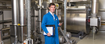 Un collaborateur dans la production Un collaborateur dans la production